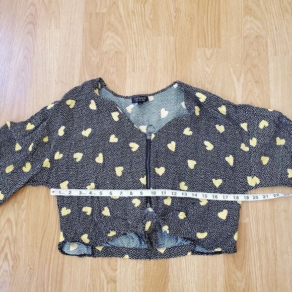 Topshop 'Zoe' Zip & Tie Front Crop Top - size 6 in Yellow Heart Print - Picture 9 of 16